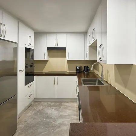 Meriton Suites World Tower, Sydney-2